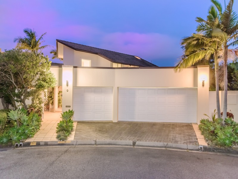 9 Braemer Court, Benowa Waters QLD 4217