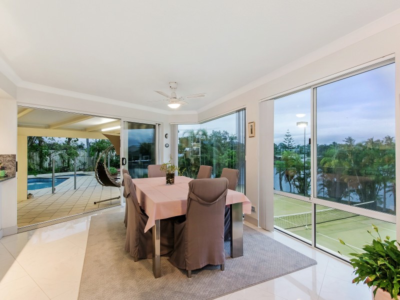 9 Braemer Court, Benowa Waters QLD 4217