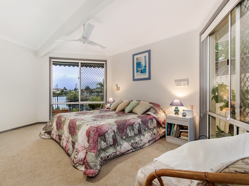 9 Braemer Court, Benowa Waters QLD 4217