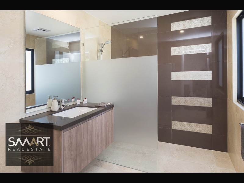 1051 Rosebank Way, Hope Island QLD 4212