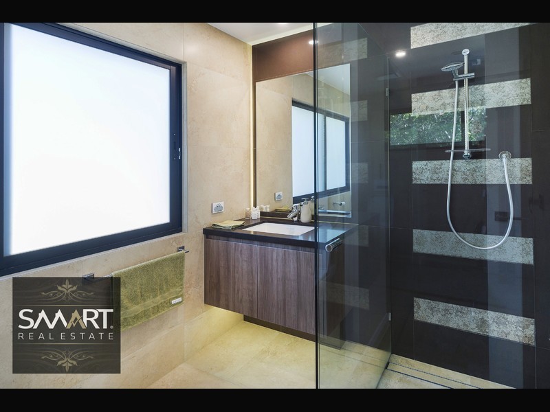 1051 Rosebank Way, Hope Island QLD 4212