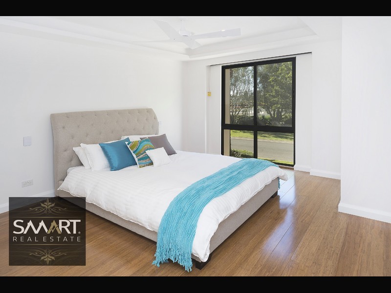 1051 Rosebank Way, Hope Island QLD 4212