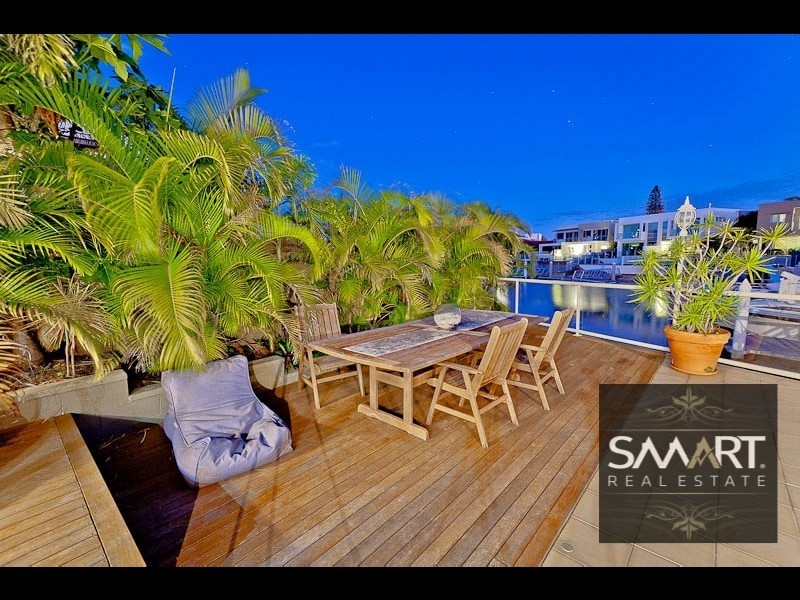 9 Pisa court, Bundall QLD 4217