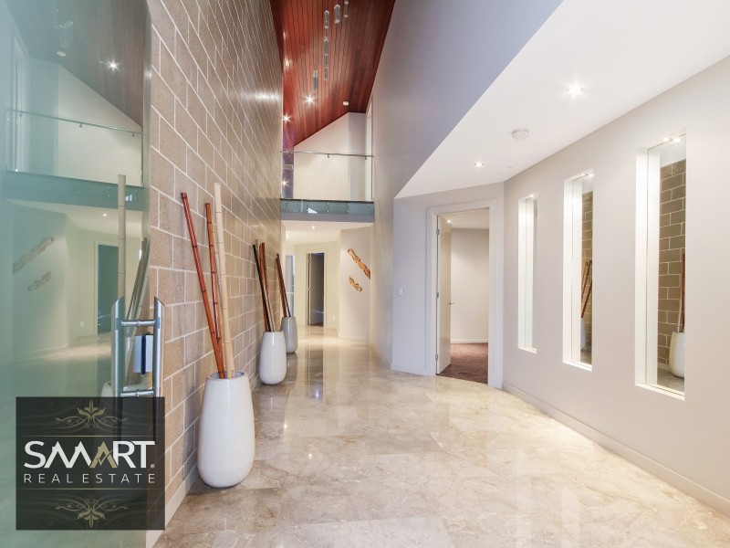 3028 The Boulevarde, Benowa QLD 4217