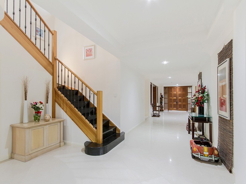 32 Rio Vista Boulevard, Broadbeach Waters QLD 4218