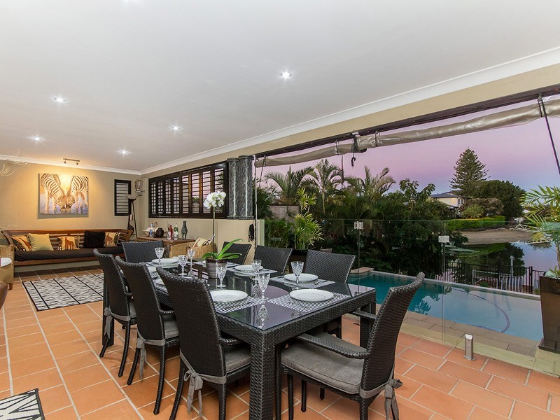 32 Rio Vista Boulevard, Broadbeach Waters QLD 4218
