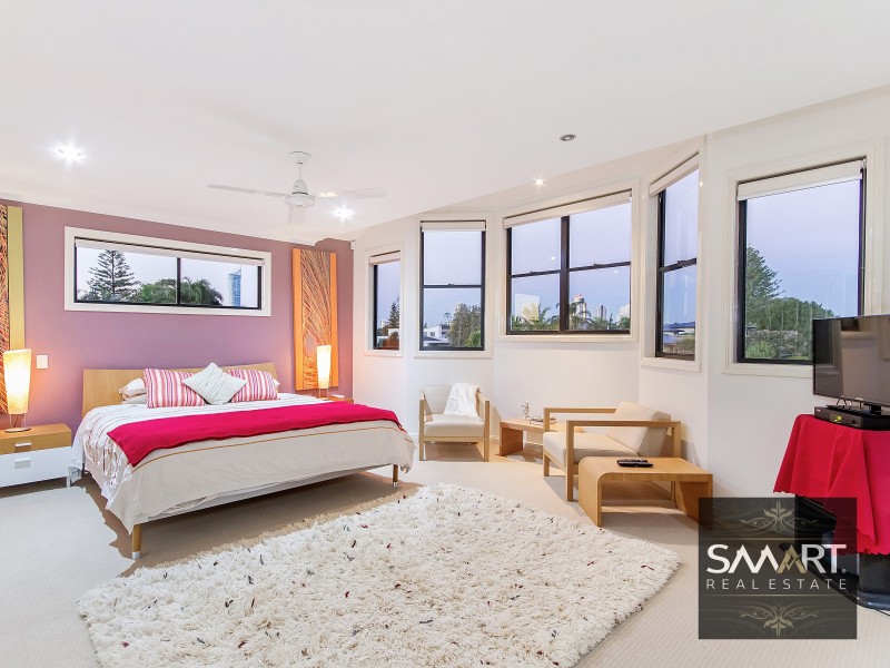 32 Rio Vista Boulevard, Broadbeach Waters QLD 4218