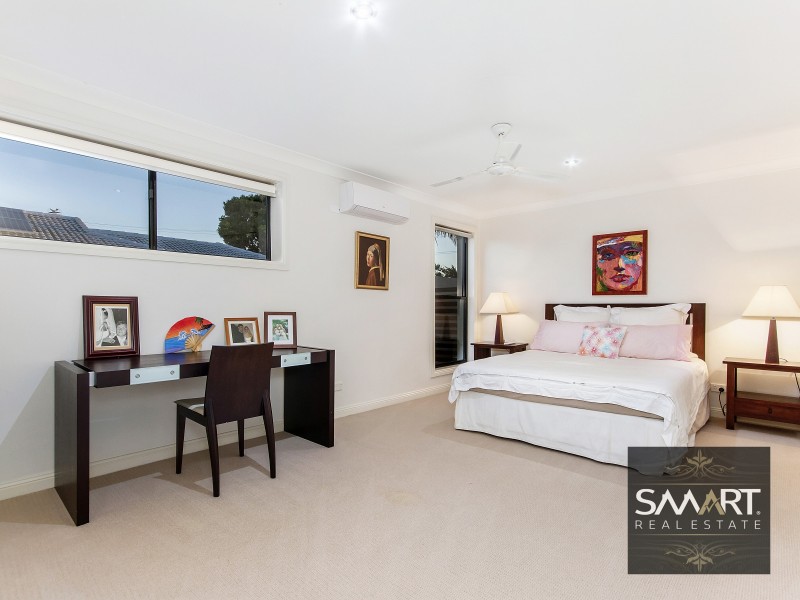 32 Rio Vista Boulevard, Broadbeach Waters QLD 4218