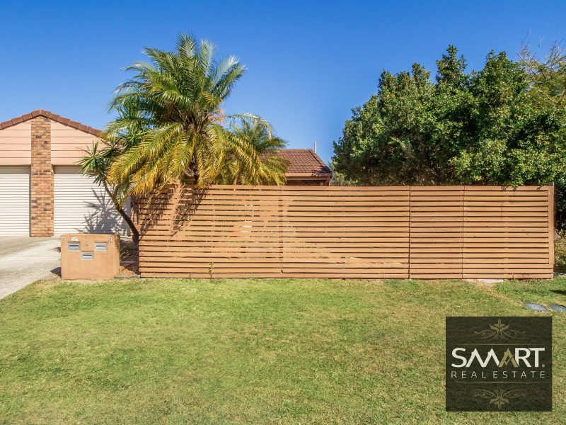 1/9 Melanie Place, Labrador QLD 4215