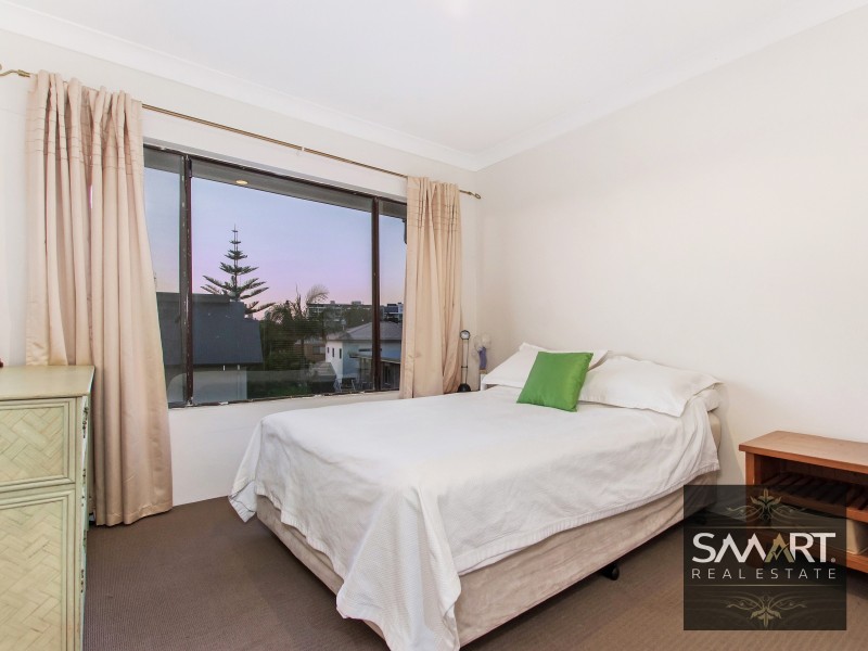 10/18-20 Sunshine Boulevard, Broadbeach Waters QLD 4218