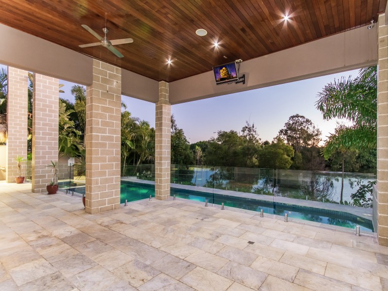 3028 The Boulevarde, Benowa QLD 4217