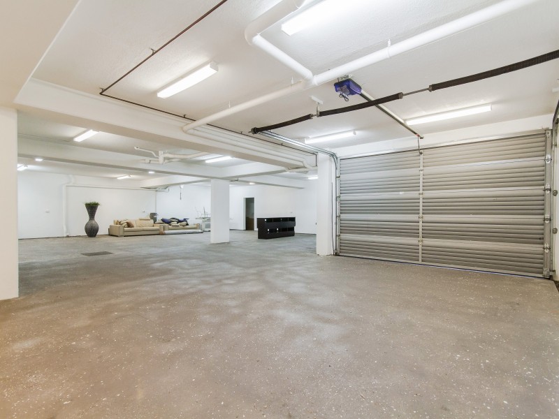 3028 The Boulevarde, Benowa QLD 4217