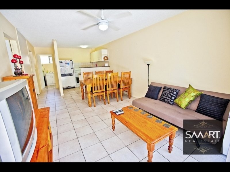 2/51 Burra Street, Chevron Island QLD 4217