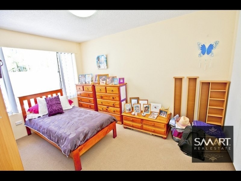 2/51 Burra Street, Chevron Island QLD 4217