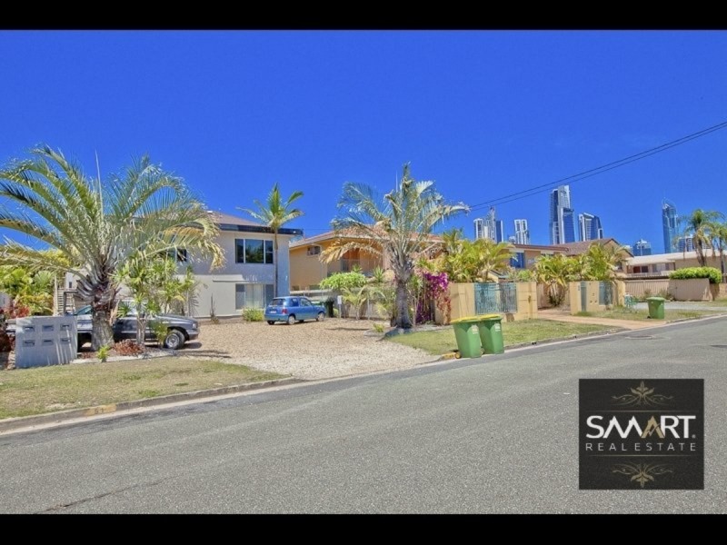 2/51 Burra Street, Chevron Island QLD 4217