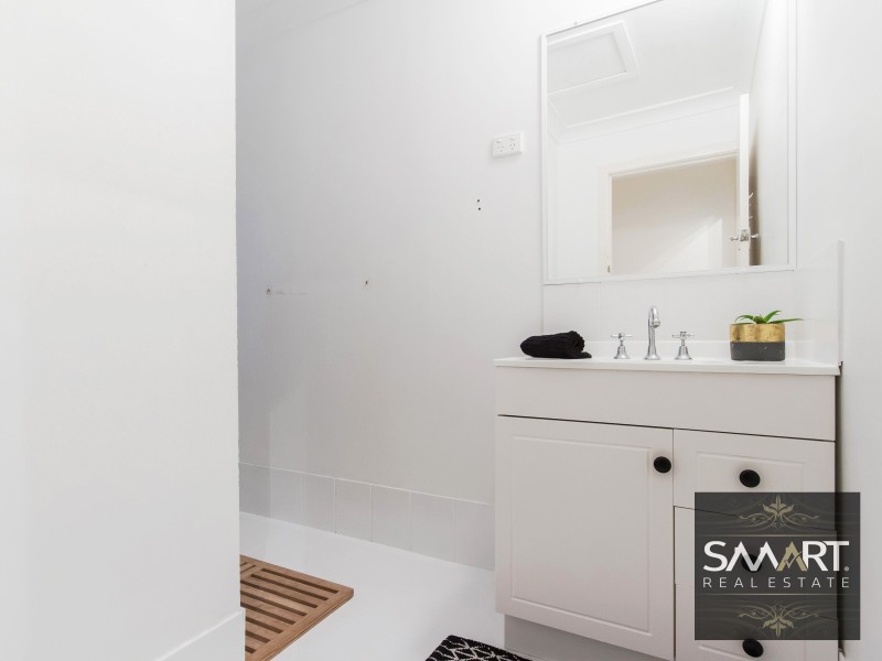 7 Key West, Broadbeach Waters QLD 4218