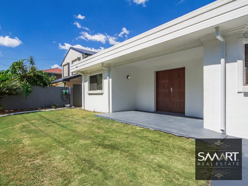 26 Melody Street, Mermaid Waters QLD 4218