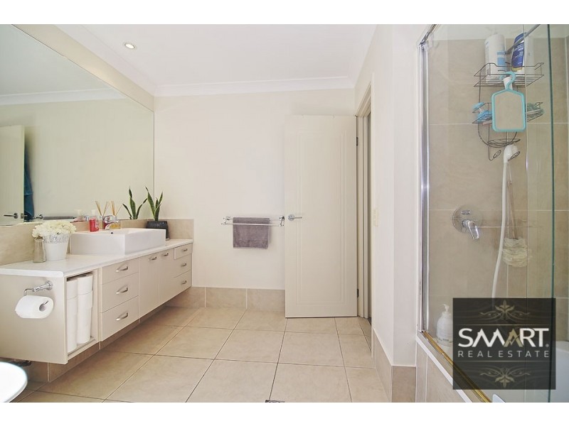 30 Harley Street, Labrador QLD 4215