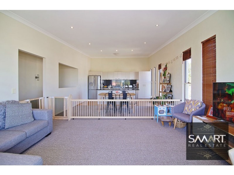 30 Harley Street, Labrador QLD 4215