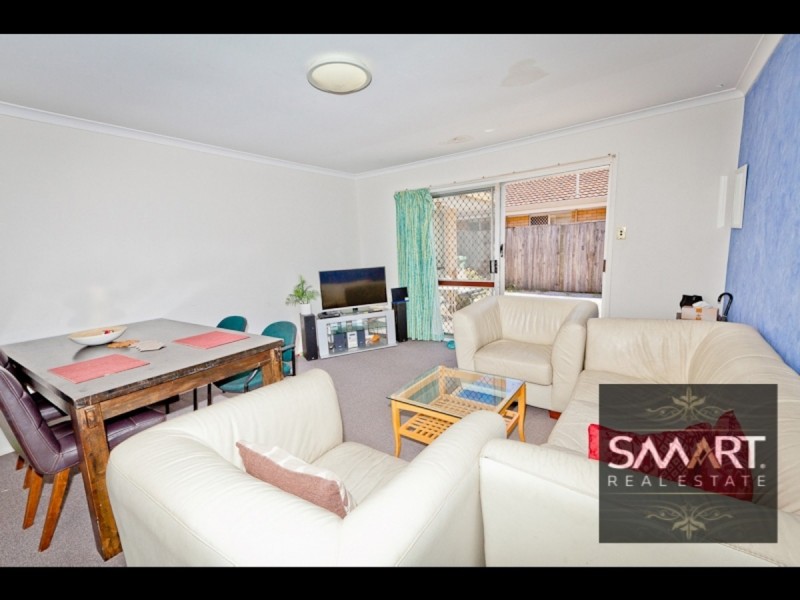 2/20 Parneno Street, Chevron Island QLD 4217