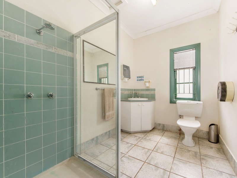 58 Pohlman Street, Southport QLD 4215