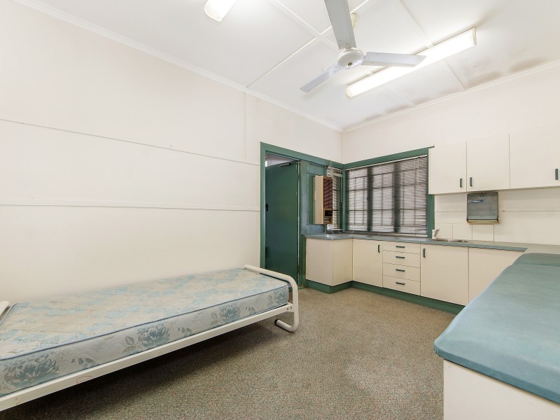 58 Pohlman Street, Southport QLD 4215