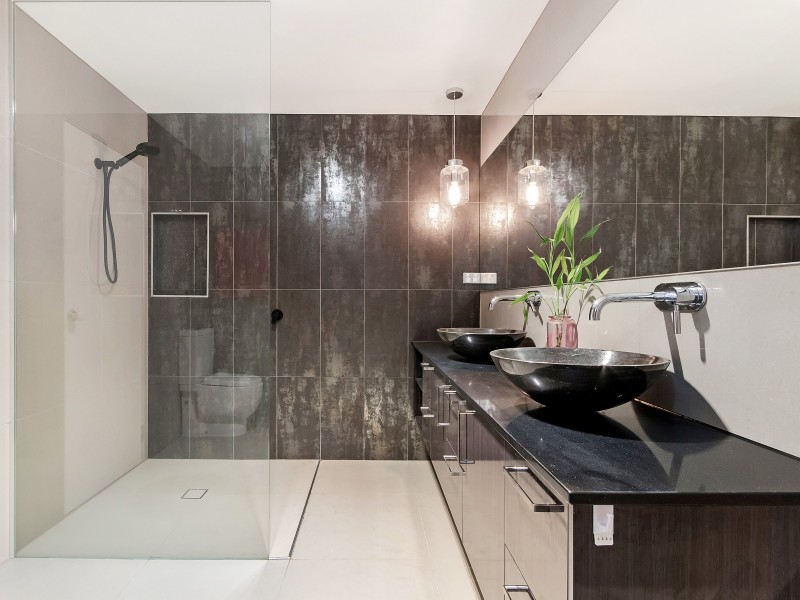 108 Sundance Way, Runaway Bay QLD 4216