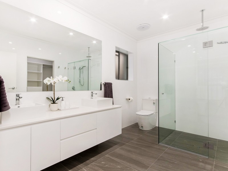 47 Platypus Avenue, Sorrento QLD 4217