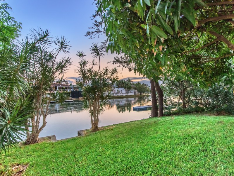 112 Salerno Street, Isle Of Capri QLD 4217