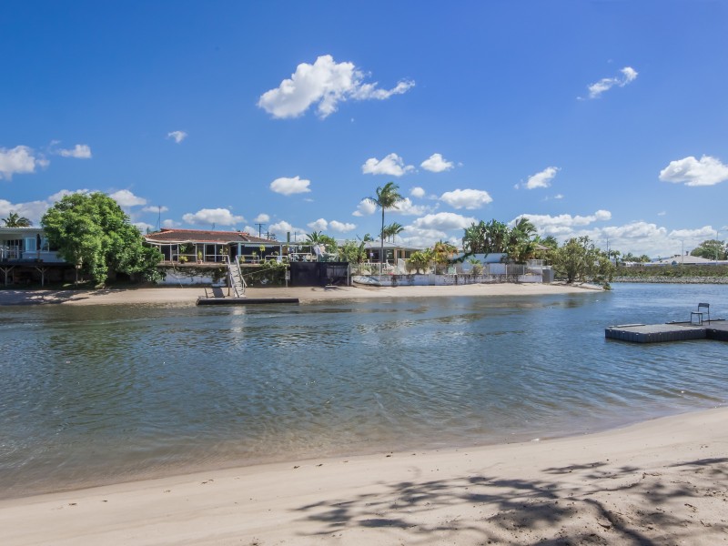 112 Salerno Street, Isle Of Capri QLD 4217