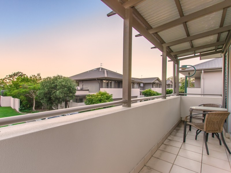 4/215 Benowa Road, Benowa QLD 4217