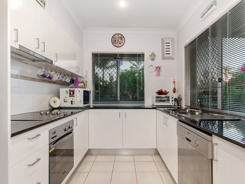 4/215 Benowa Road, Benowa QLD 4217