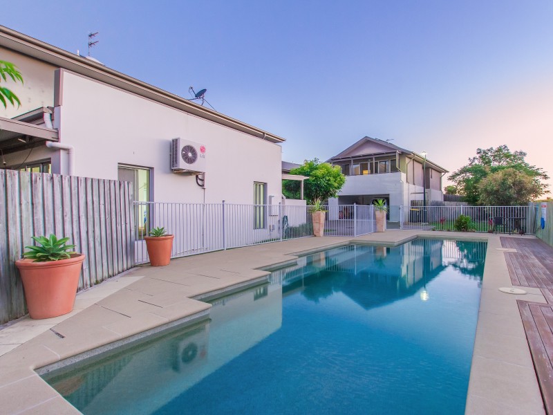 4/215 Benowa Road, Benowa QLD 4217