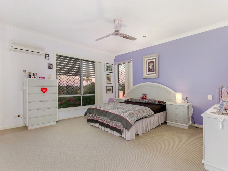 4/215 Benowa Road, Benowa QLD 4217