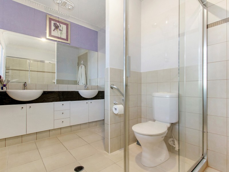 4/215 Benowa Road, Benowa QLD 4217