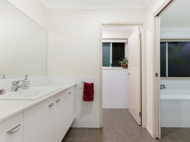 108 Sundance Way, Runaway Bay QLD 4216