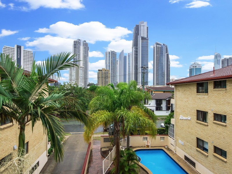 15/26 Stanhill Drive, Chevron Island QLD 4217