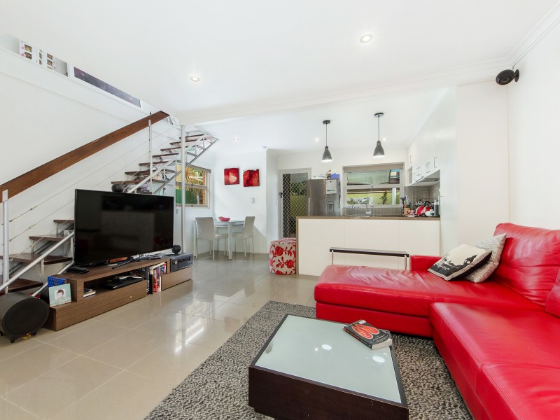 3/10 Stanhill Drive, Chevron Island QLD 4217