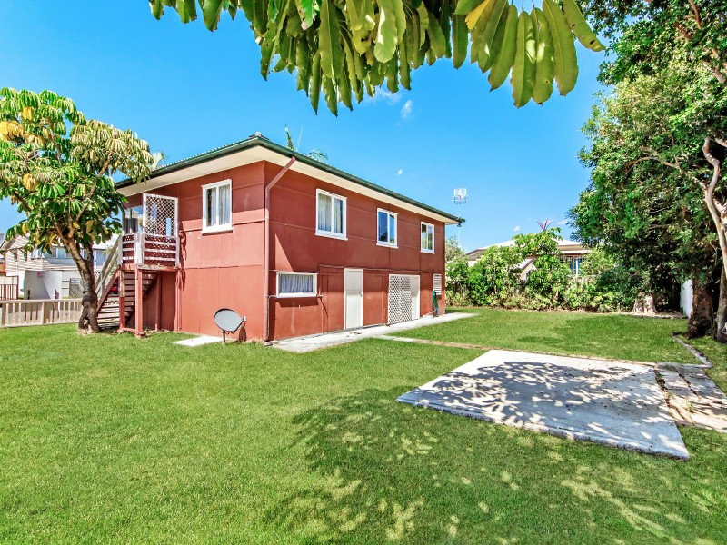 9 Central Street, Labrador QLD 4215