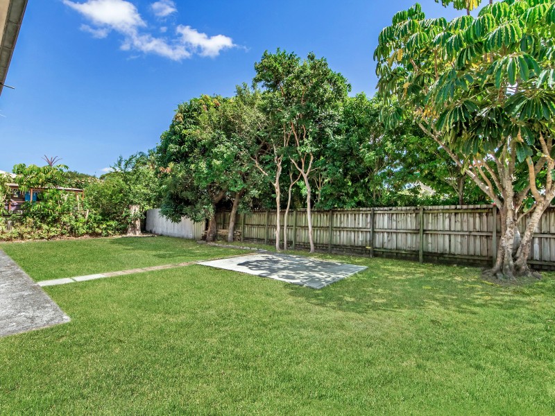 9 Central Street, Labrador QLD 4215