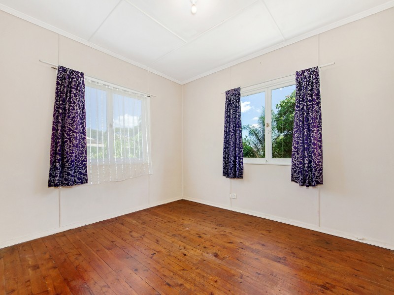 9 Central Street, Labrador QLD 4215
