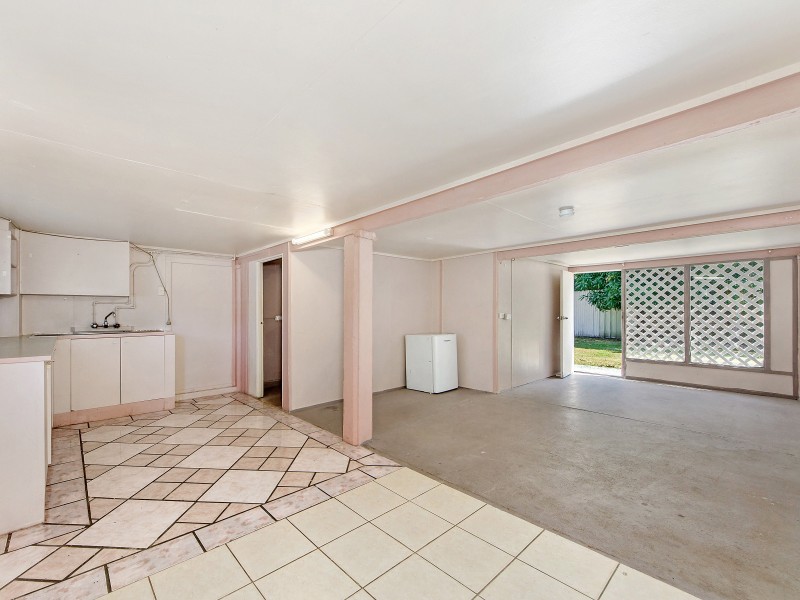 9 Central Street, Labrador QLD 4215
