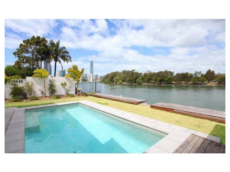 225 Stanhill Drive, Chevron Island QLD 4217