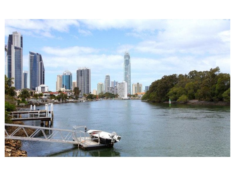 225 Stanhill Drive, Chevron Island QLD 4217