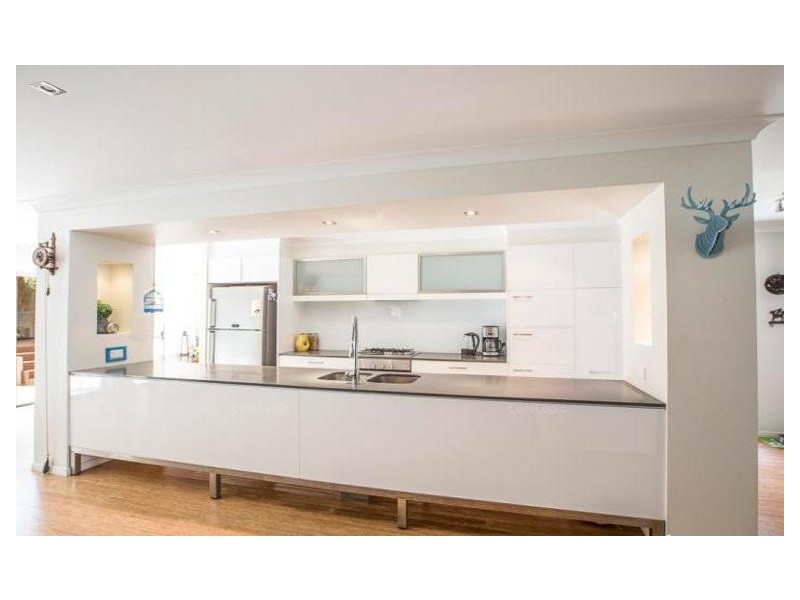 13 Lambros Drive, Benowa QLD 4217