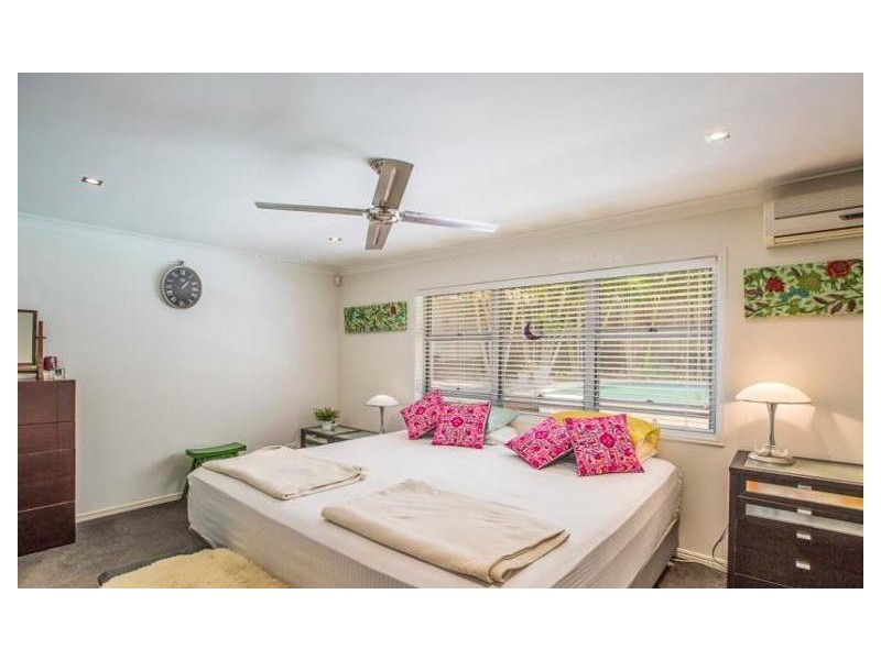 13 Lambros Drive, Benowa QLD 4217