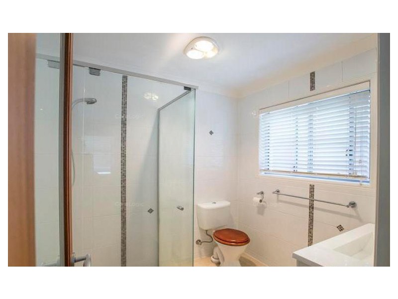 13 Lambros Drive, Benowa QLD 4217