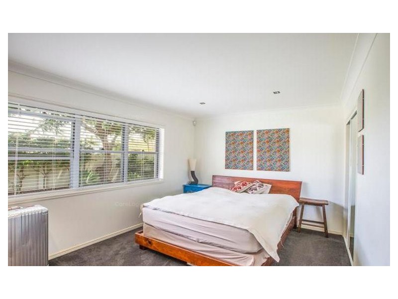 13 Lambros Drive, Benowa QLD 4217