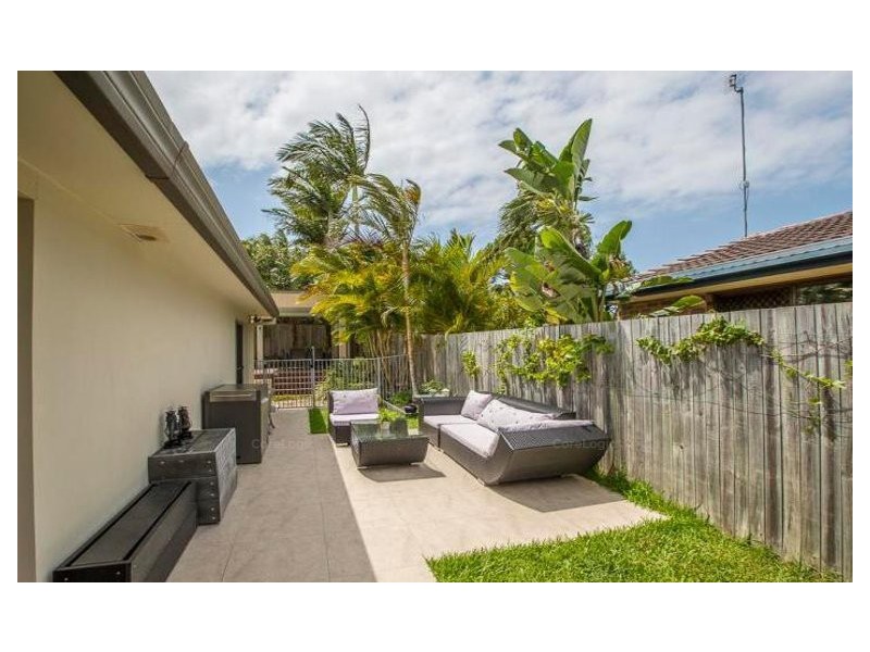 13 Lambros Drive, Benowa QLD 4217