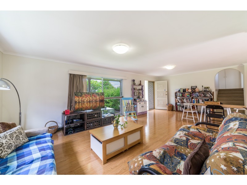 5 Carrabean Avenue, Ashmore QLD 4214
